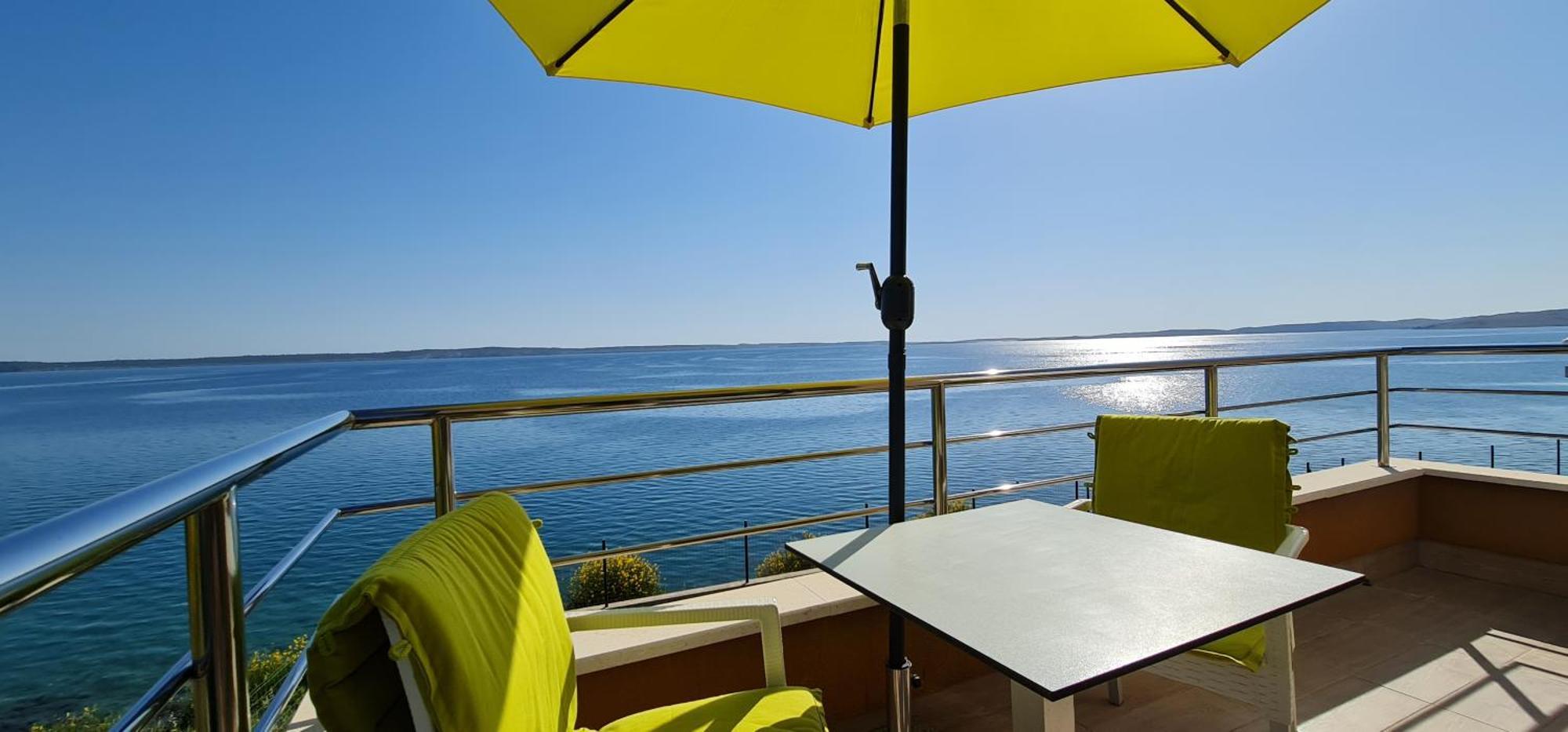 Apartment Nicolas - & Sea 10m Away - Amazing Sea View! Rtina